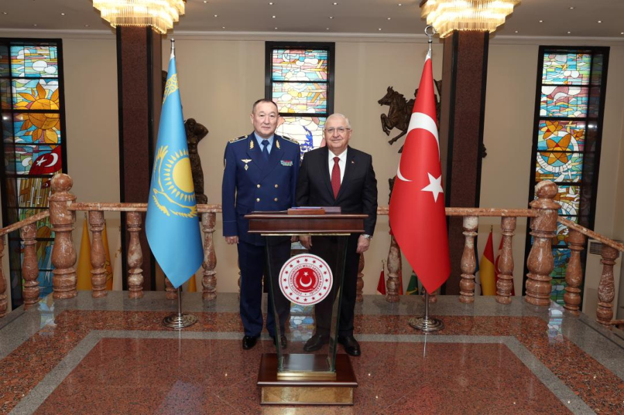 Министр обороны Казахстана совершил официальный визит в Турцию