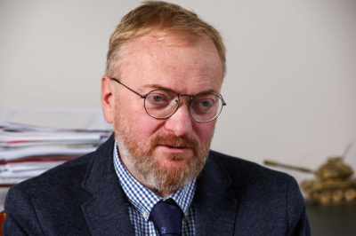 Милонов заступился за российских школьниц после оскорблений Стерлигова