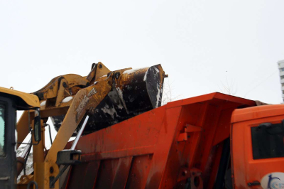 Почти 60 грузовиков снега вывезли из Астаны за ночь