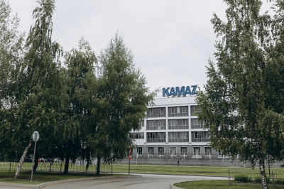 Магдеев и Когогин осмотрели музей кузнечного завода &laquo;КАМАЗа&raquo;