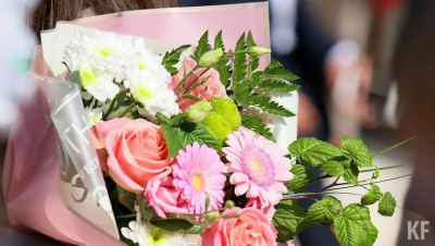 На дорогах Казани задержали больше 20 нелегальных торговцев цветами 09/03/2026 &ndash; Новости