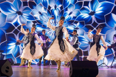 Женщин КАМАЗа поздравили с 8 Марта в Органном зале