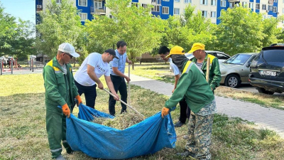 В Шымкенте в рамках акции &quot;Таза Қазақстан&quot; очистили берега главной водной артерии города