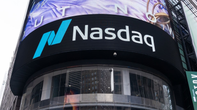 Главное к утру: аутсайдеры NASDAQ, банки против ФРС, неожиданный прогноз по ставке