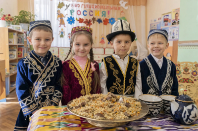 &laquo;В какой момент таджики или персы стали коренным народом России?&raquo; &ndash; журналист Андрей Медведев о фальшивой &laquo;многонациональности&raquo;, навязываемой нашим детям в школах и детских садах