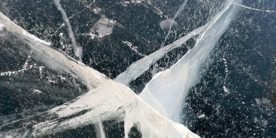 На&nbsp;Байкале под лед провалилась машина с&nbsp;9 туристами