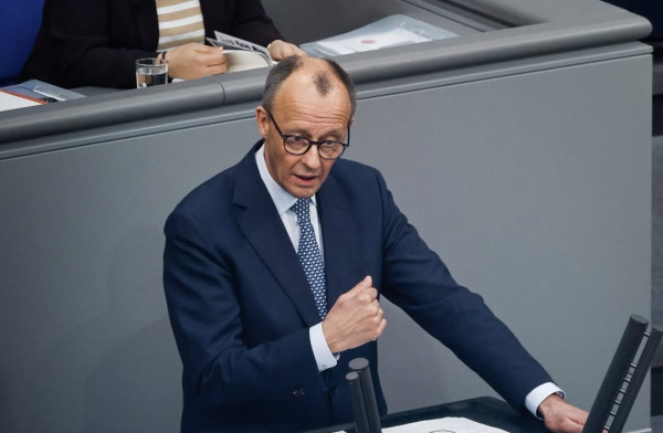 Мерц заявил Трампу, что конфликт на Украине нужно завершить как можно скорее