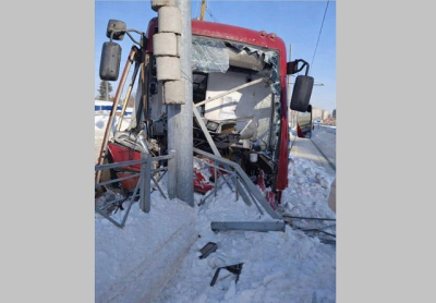 В Казани трамвай врезался в столб, а у другого загорелась крыша