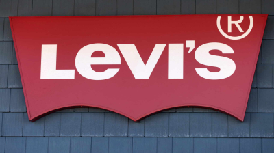 Снижение прогноза по годовой выручке Levi’s обрушило акции на 11%