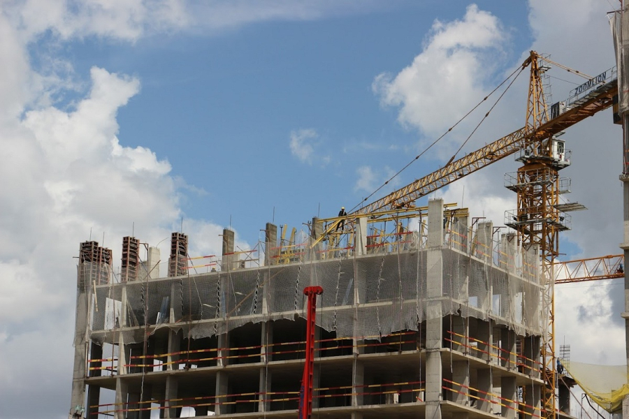 Кто стоит за домом-призраком?