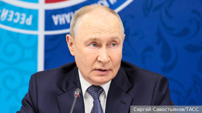 Путин поздравил военных моряков с Днем ВМФ