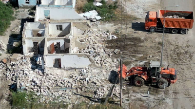 В Атырау сносят аварийные дома