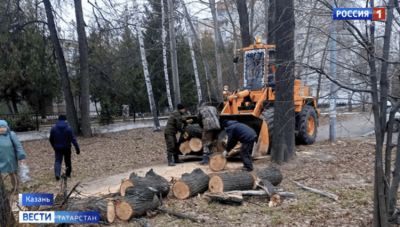 Шторм повредил здания и Спасскую башню Кремля в Татарстане