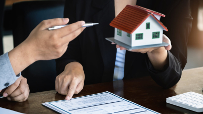 Продажу жилья, купленного на пенсионные, не ограничат: Минпром отказал Отбасы банку