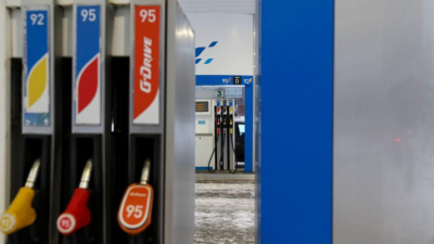Стало известно, чем автовладельцам может грозить разговор по телефону на АЗС 29/05/2026 &ndash; Новости