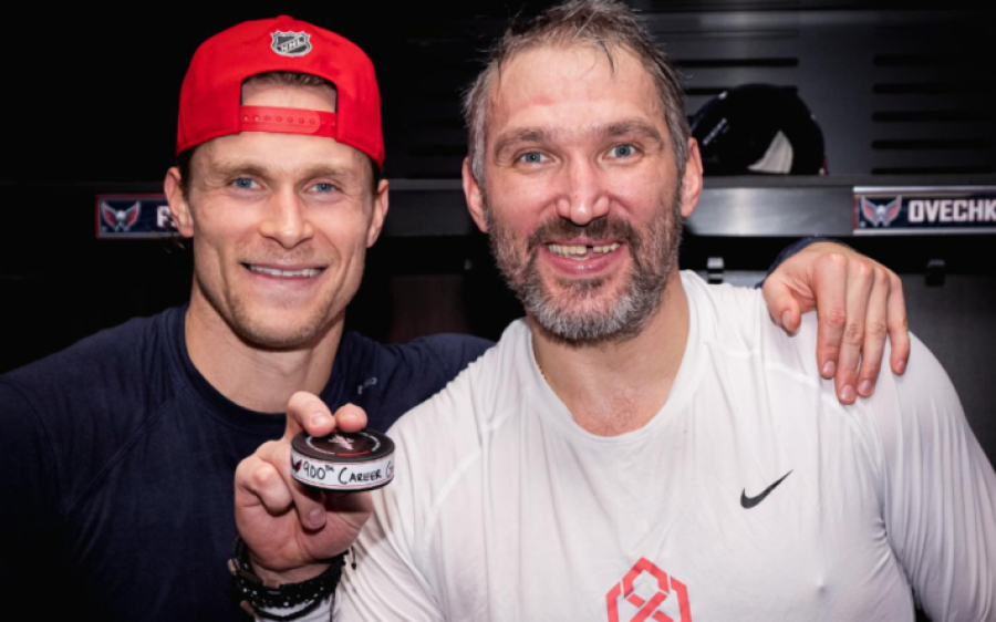 Овечкин первым забил историческую 900-ю шайбу в НХЛ